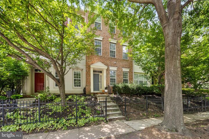 Property Photo: 20351 Bowfonds Street VA 20147