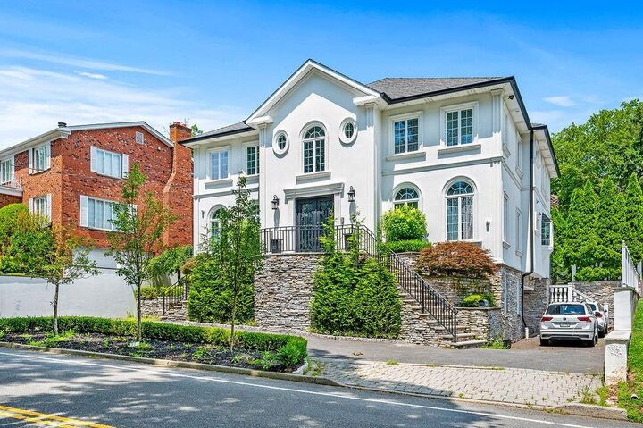 Property Photo: 373 Ocean Terrace NY 10301