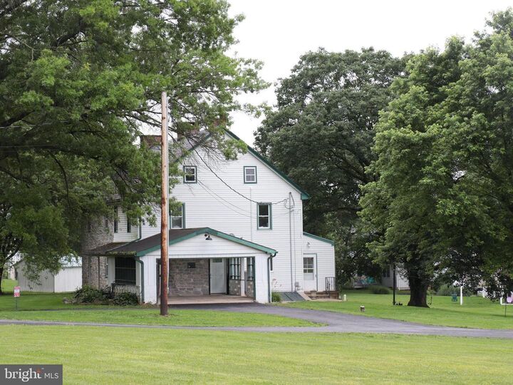 Property Photo:  2475 Oregon Pike  PA 17601 