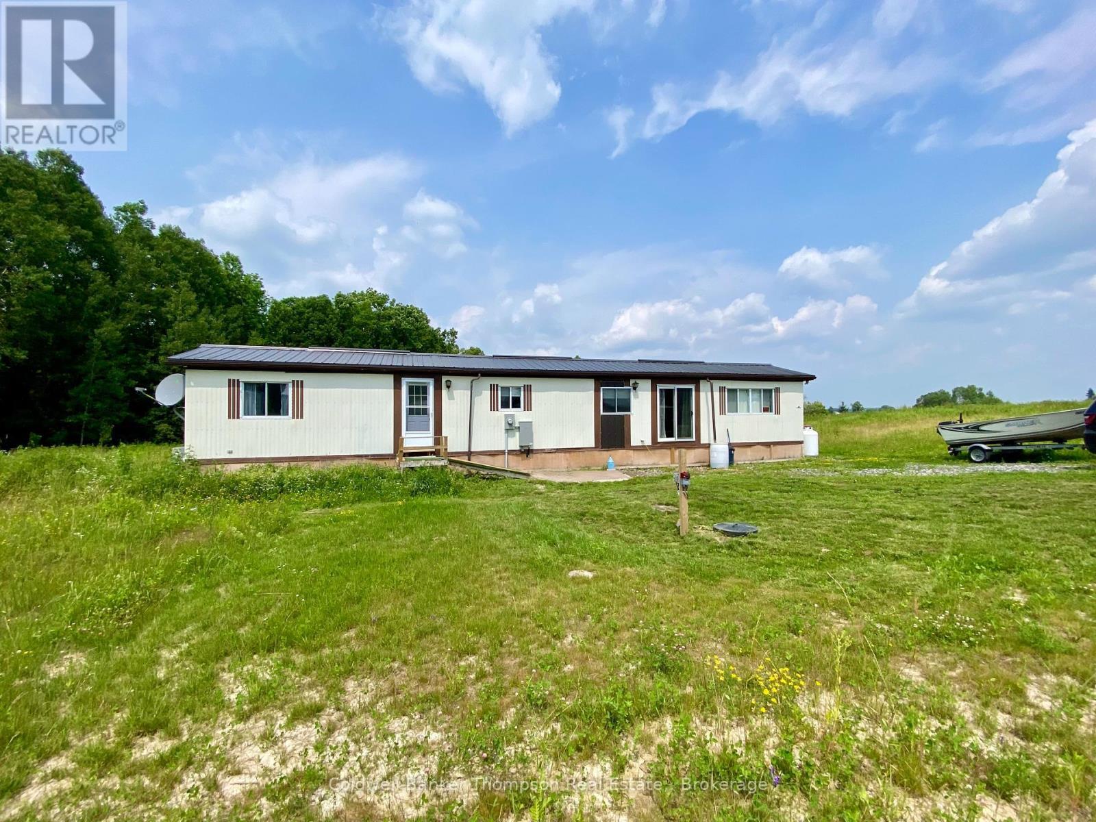 Property Photo: 28 Hilltop Road South ON P0H 1A0