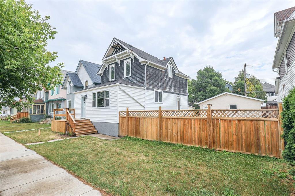 Property Photo: 493 Lipton Street MB R3G 2H4
