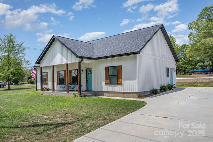 Property Photo: 301 China Grove Road NC 28083