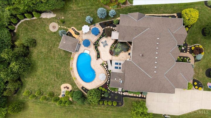 Property Photo: 6796 Southampton Lane OH 45069