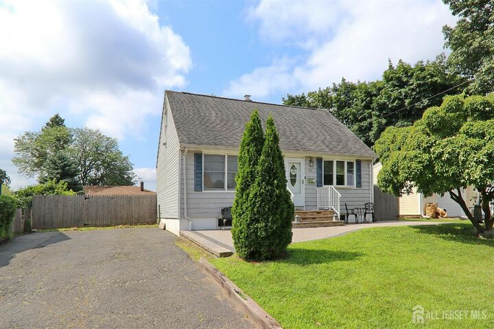 Property Photo:  124 Conklin Street  NJ 07080 