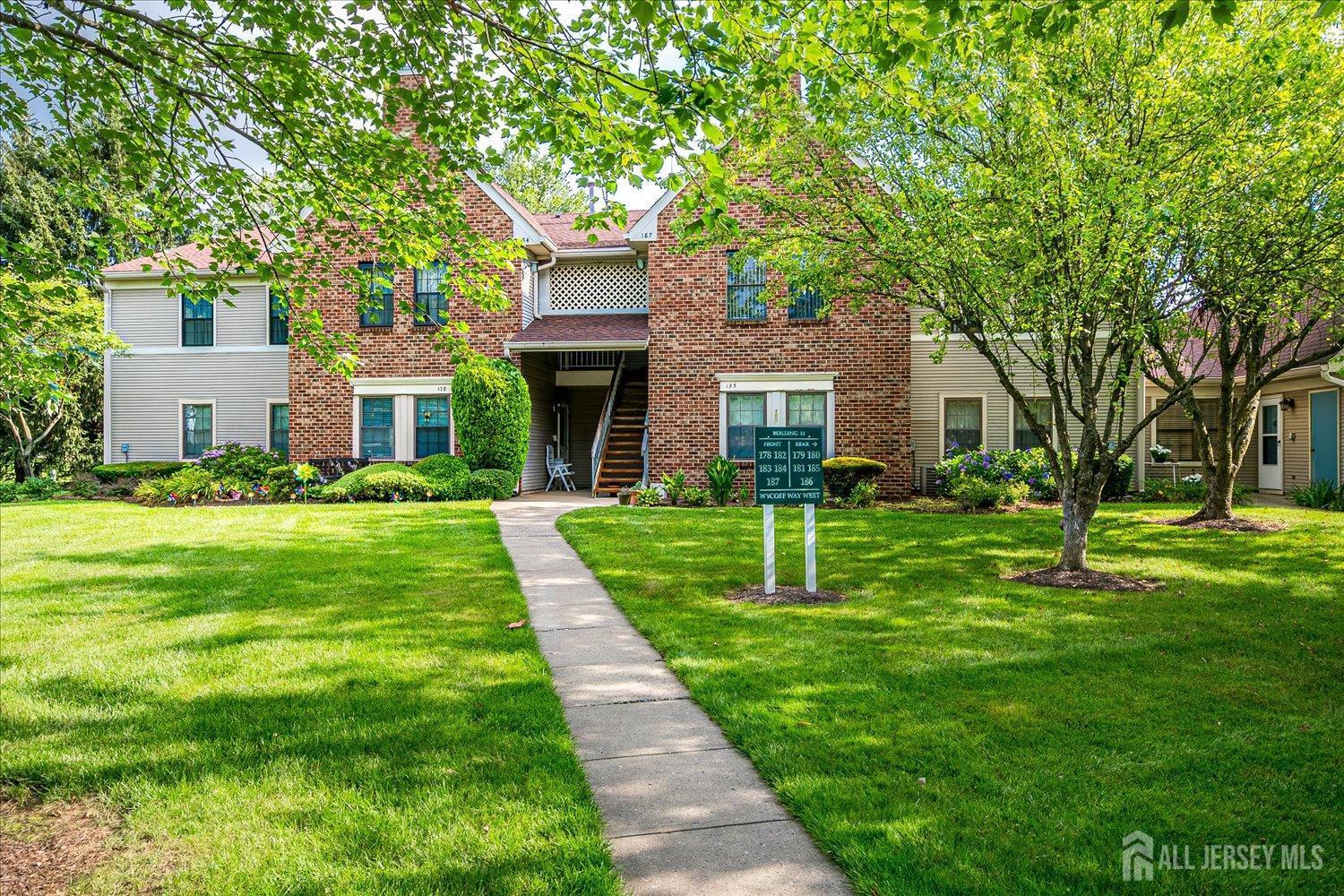 186 Wycoff Way W  East Brunswick NJ 08816 photo