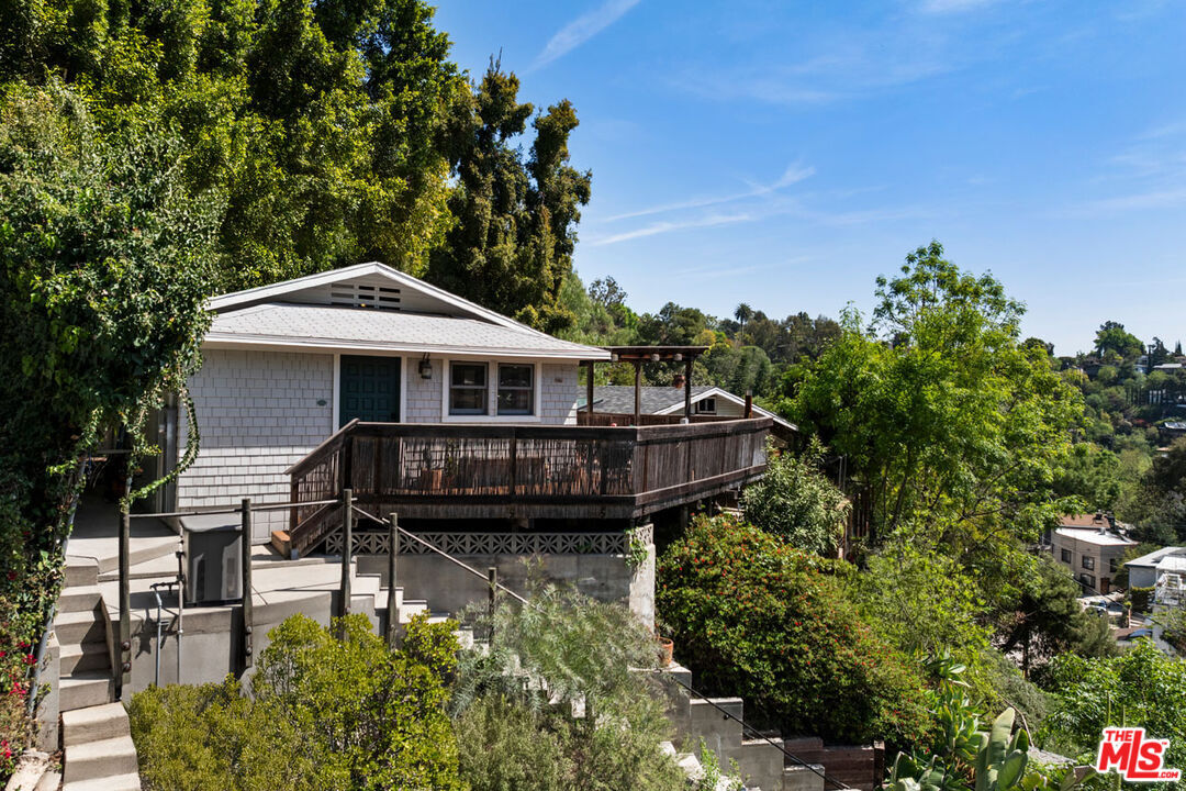 Property Photo: 632 Museum Dr CA 90065