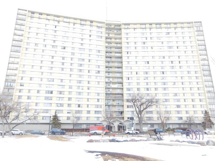 411 Cumberland Avenue  Winnipeg MB R3B 1T7 photo