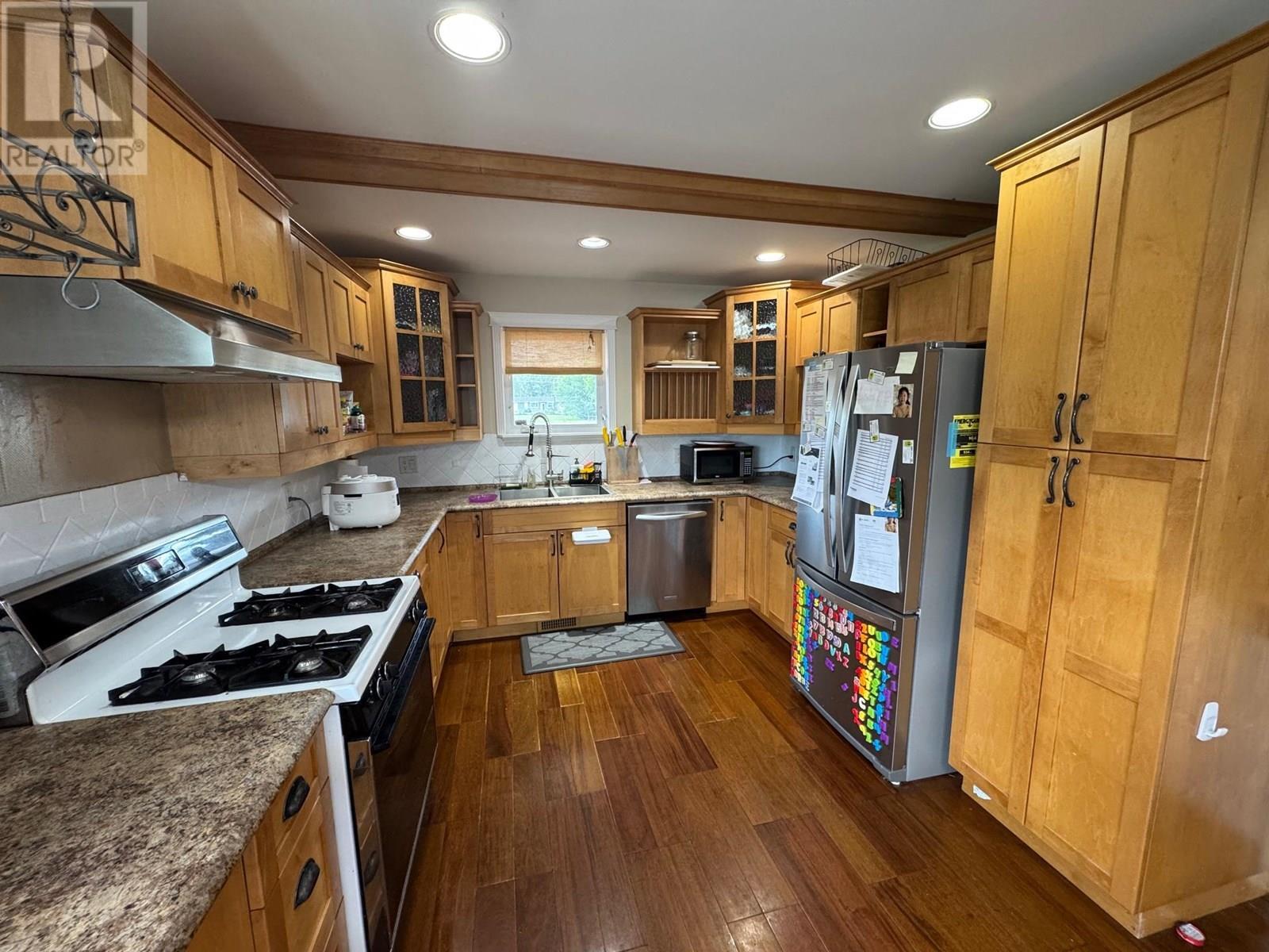 Photo de la propriété: 1675 Canford Avenue BC V1K 1R6