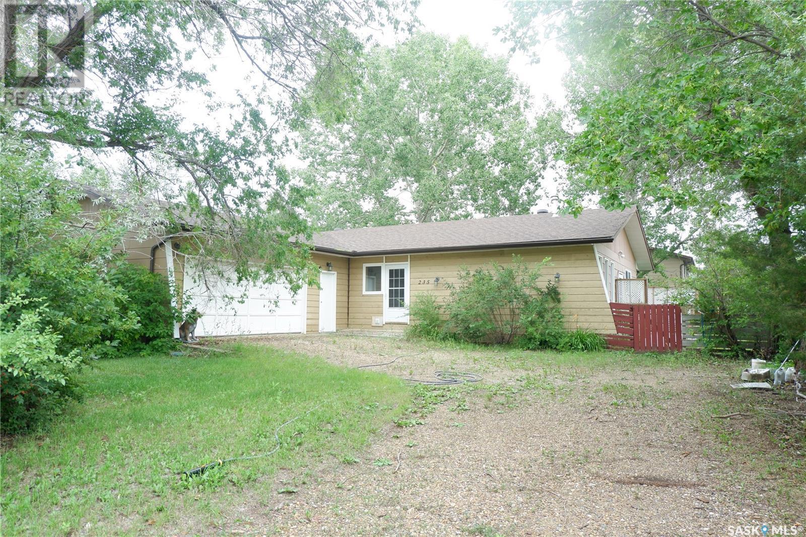 Property Photo: 235 King Street SK S0H 0Z0