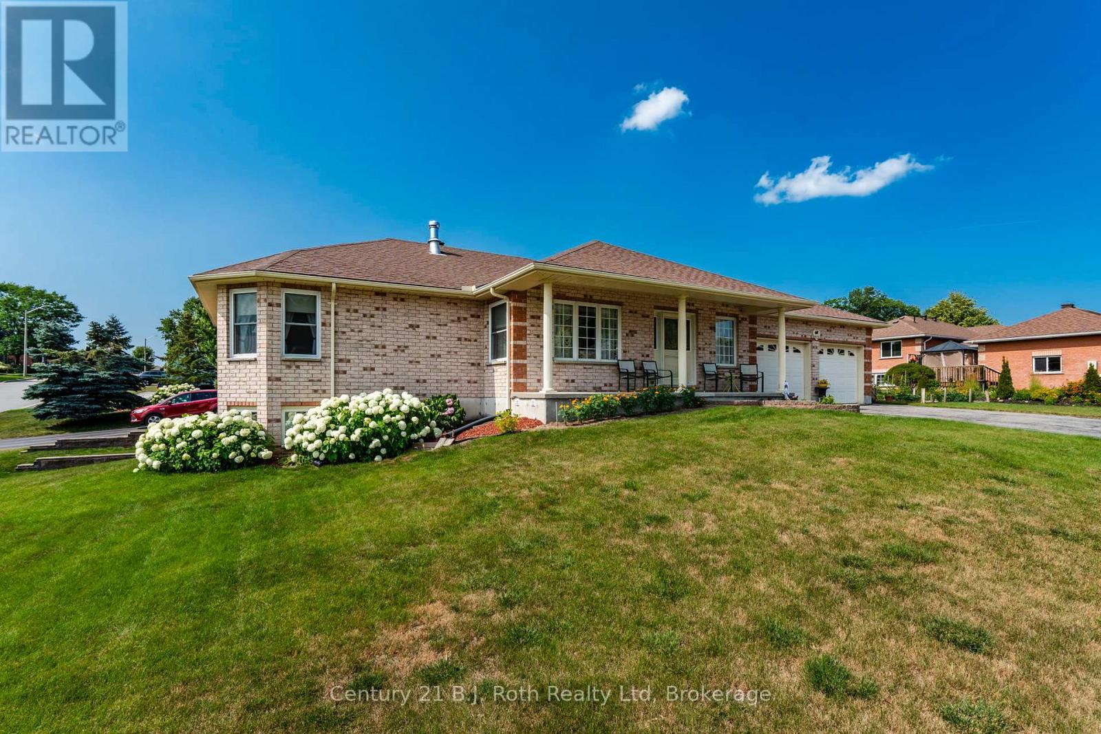 Photo de la propriété: 64 James Street ON L9M 2J1
