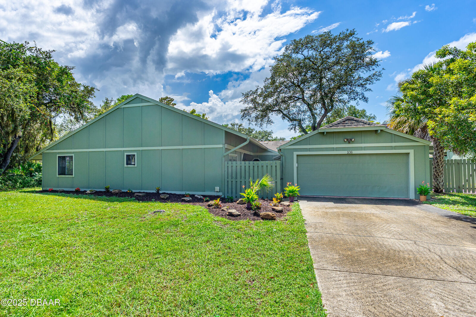 Property Photo: 108 Timberline Trail FL 32174