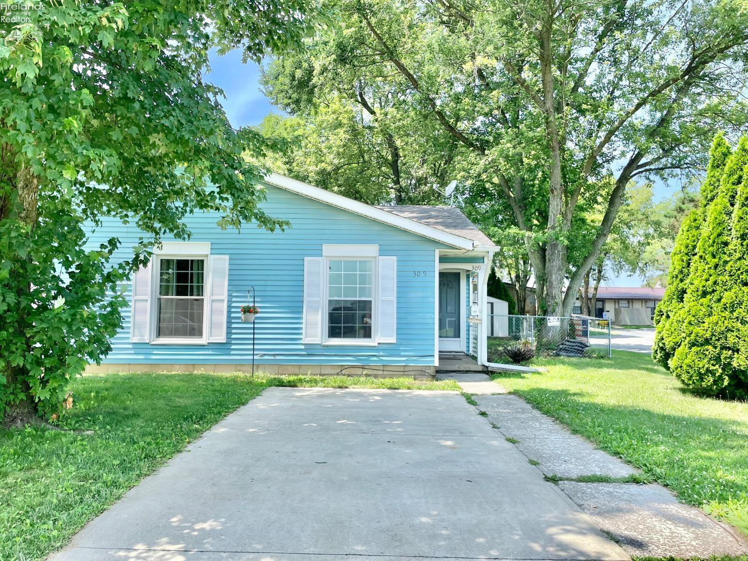 Property Photo:  309 Brinker Street  OH 44811 
