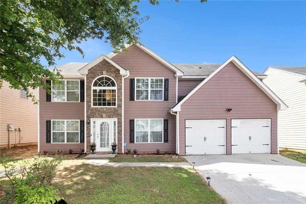 Property Photo: 511 Princeton Drive Drive GA 30268