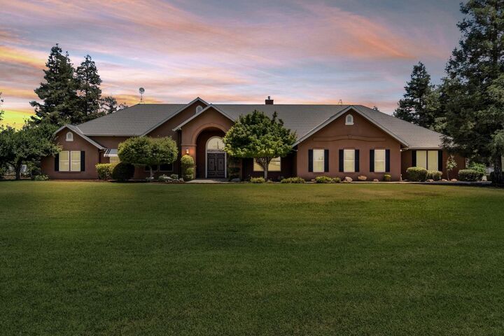 Property Photo: 34700 Road 140 CA 93292