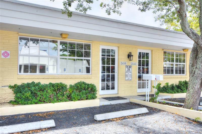Property Photo: 2448 NE 13th Ave FL 33305