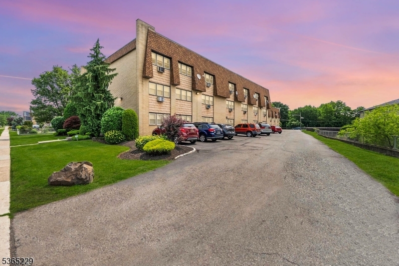 Property Photo:  301 W Morris Ave B-4  NJ 07036 