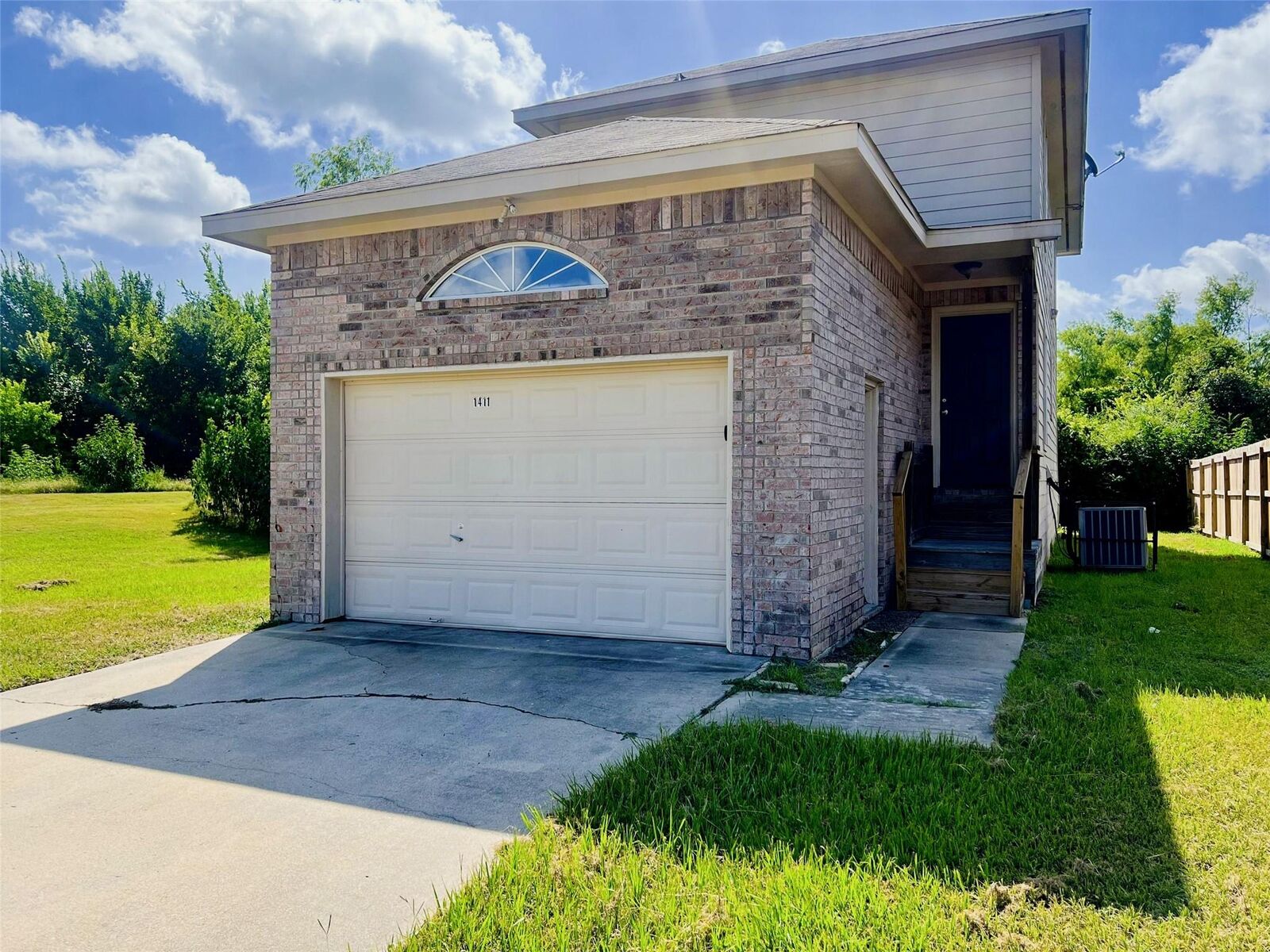 Property Photo:  1411 Lake View Circle W  TX 77423 