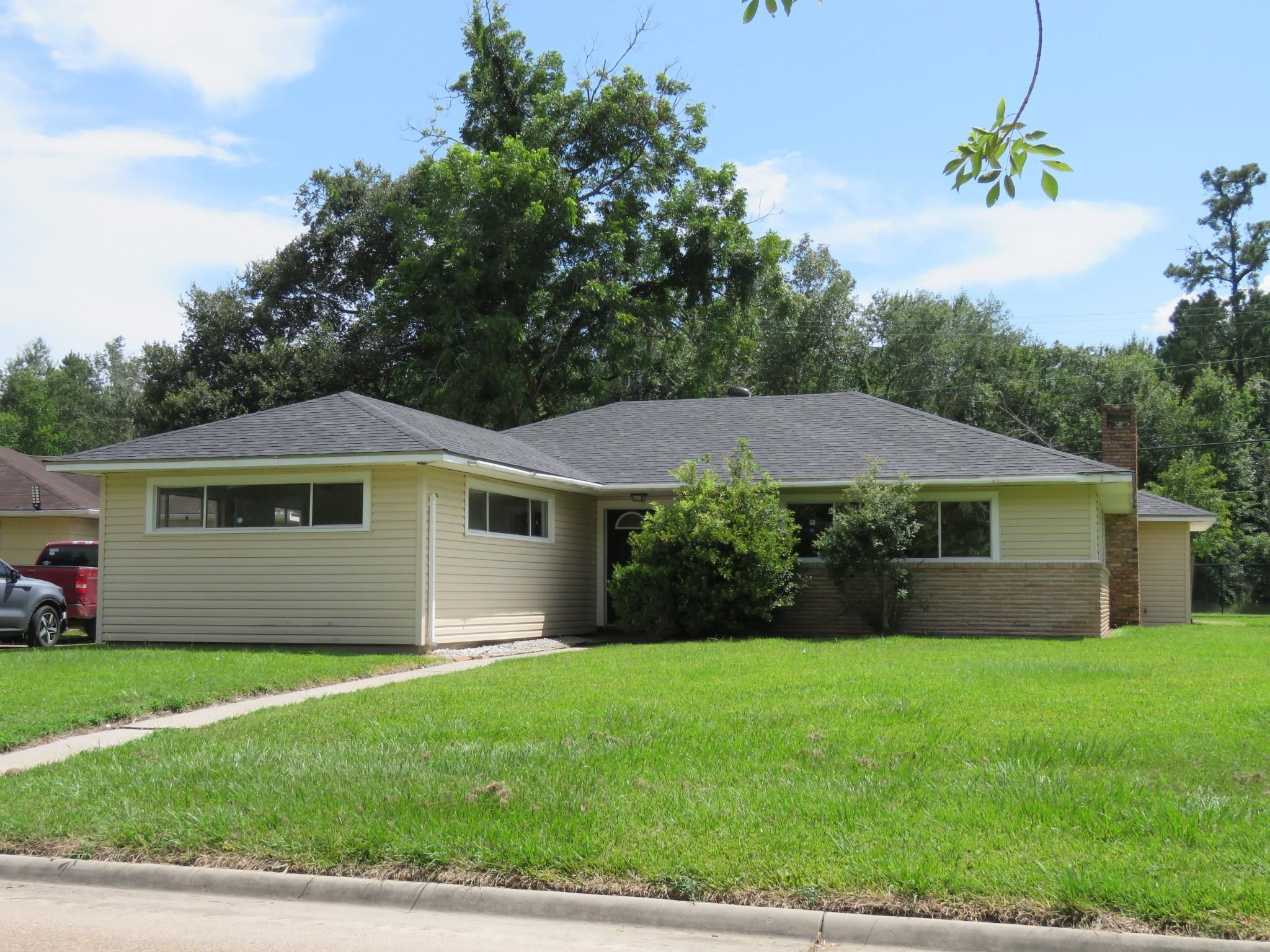 Property Photo:  2313 McKee Drive  TX 77630 