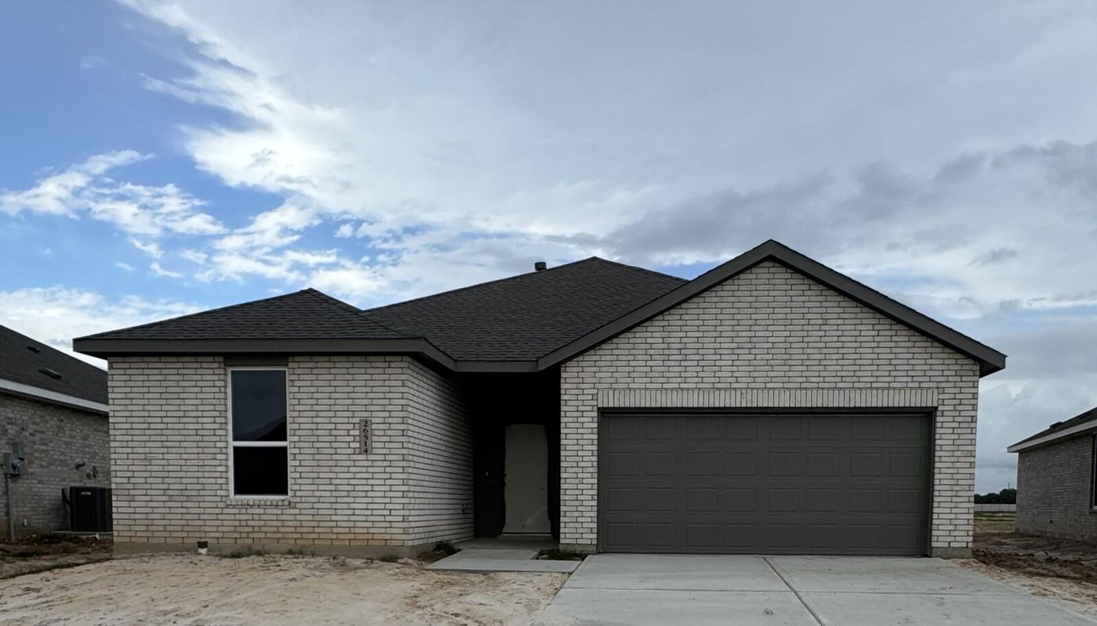 Property Photo: 6814 Yellow Jessamine Lane TX 77493