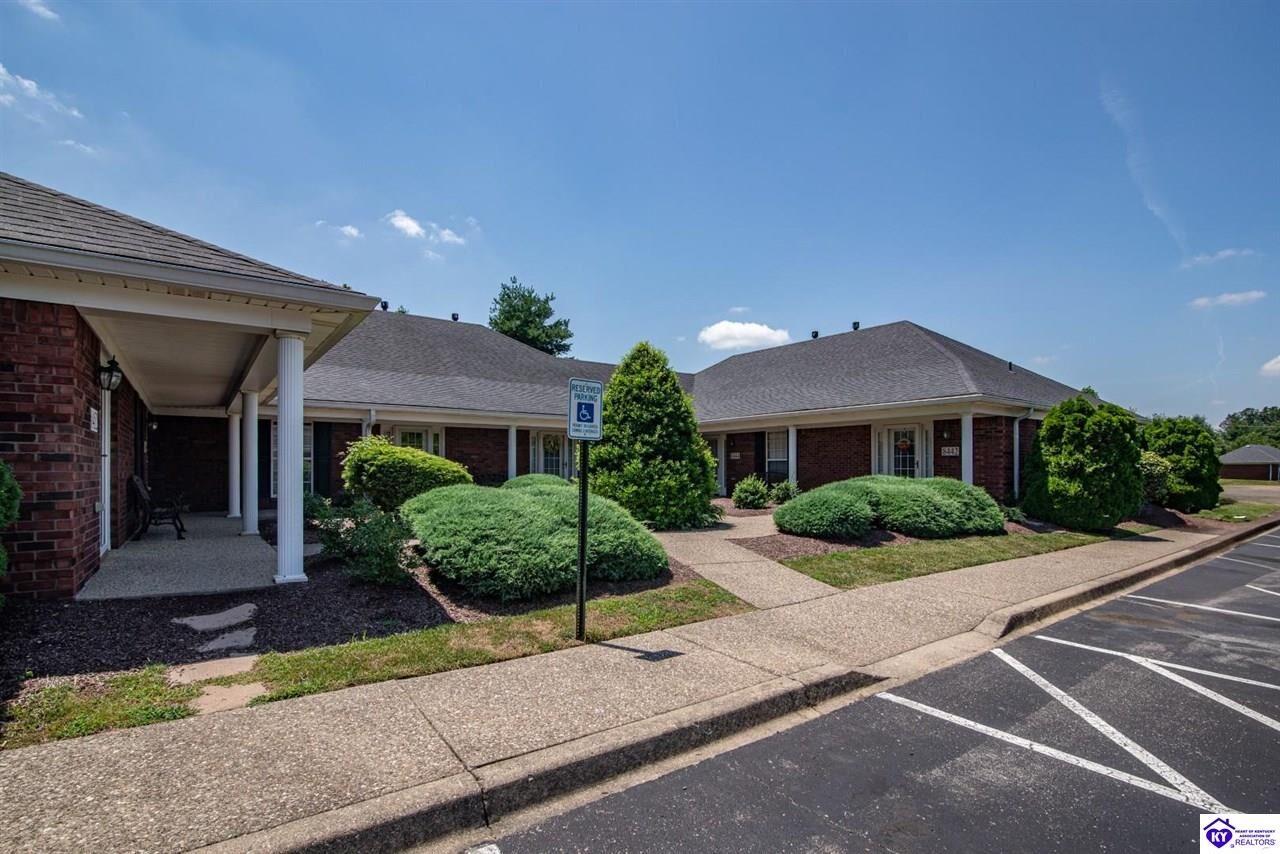 Property Photo: 8448 Aspen Glen Way KY 40228