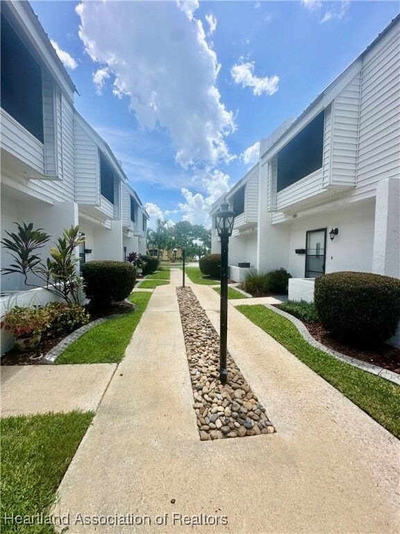Property Photo: 2006 Lakeview Drive FL 33870