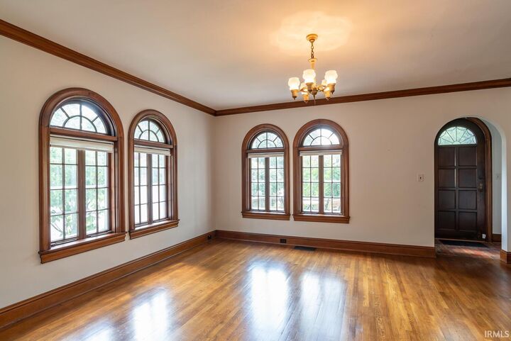Property Photo: 1119 E 1st Street IN 47401