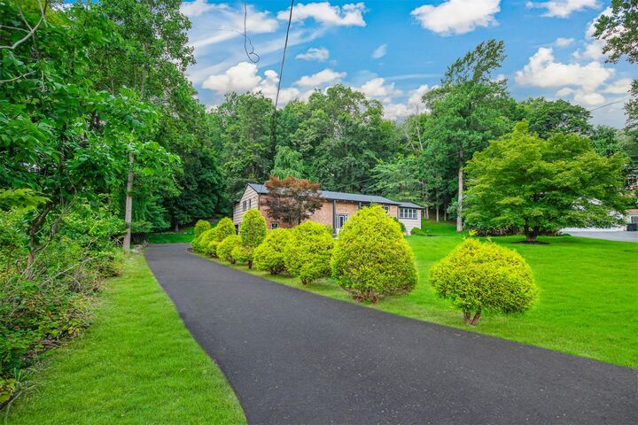 Property Photo:  7 Charlotte Drive  NY 10977 