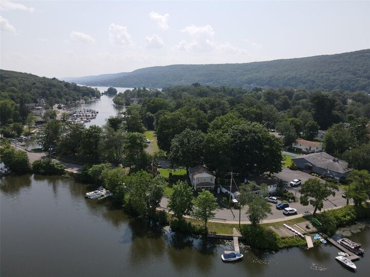 Property Photo:  17 Waterstone Road  NY 10925 