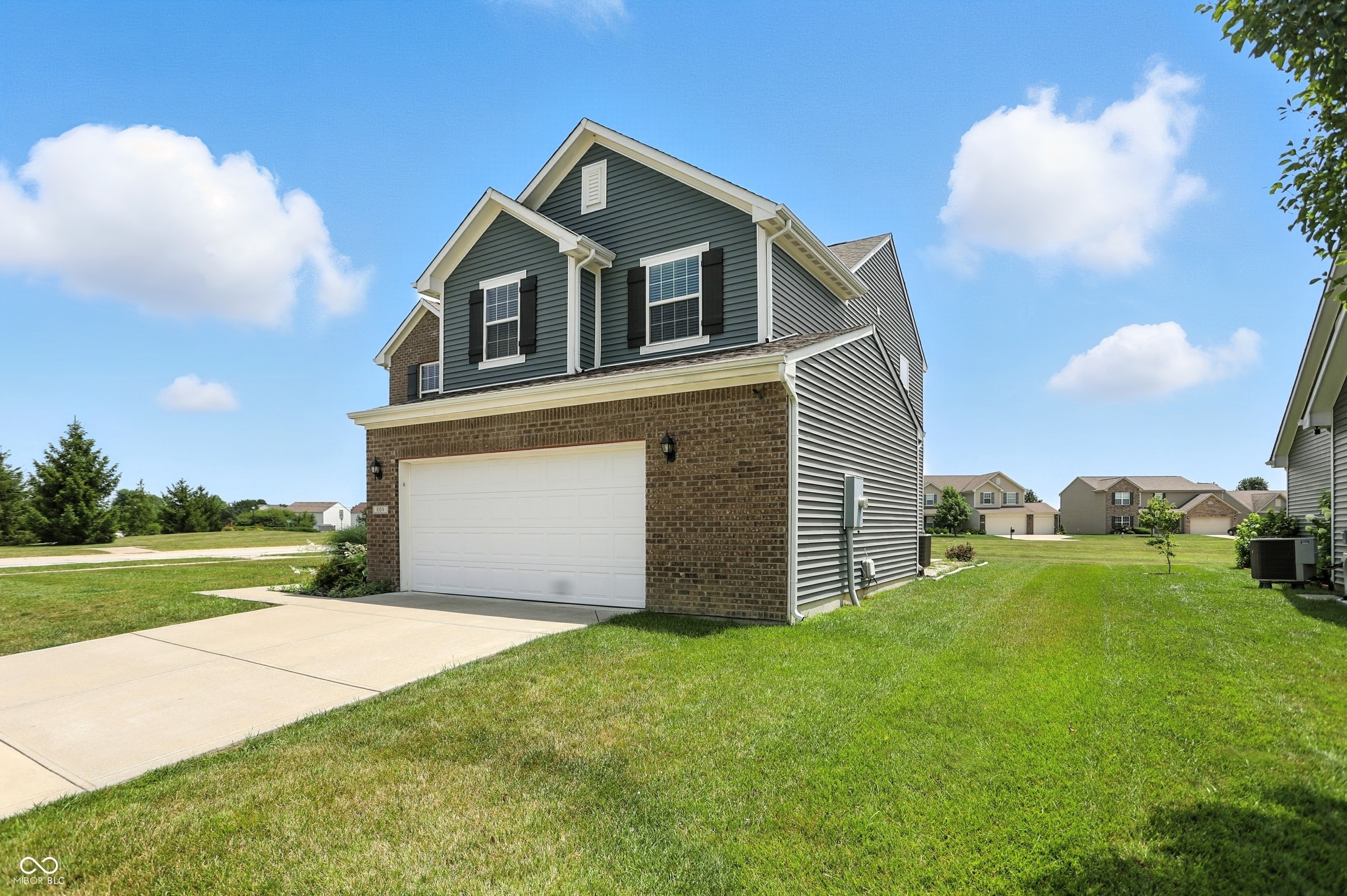 Property Photo:  809 Blackberry Drive  IN 46143 