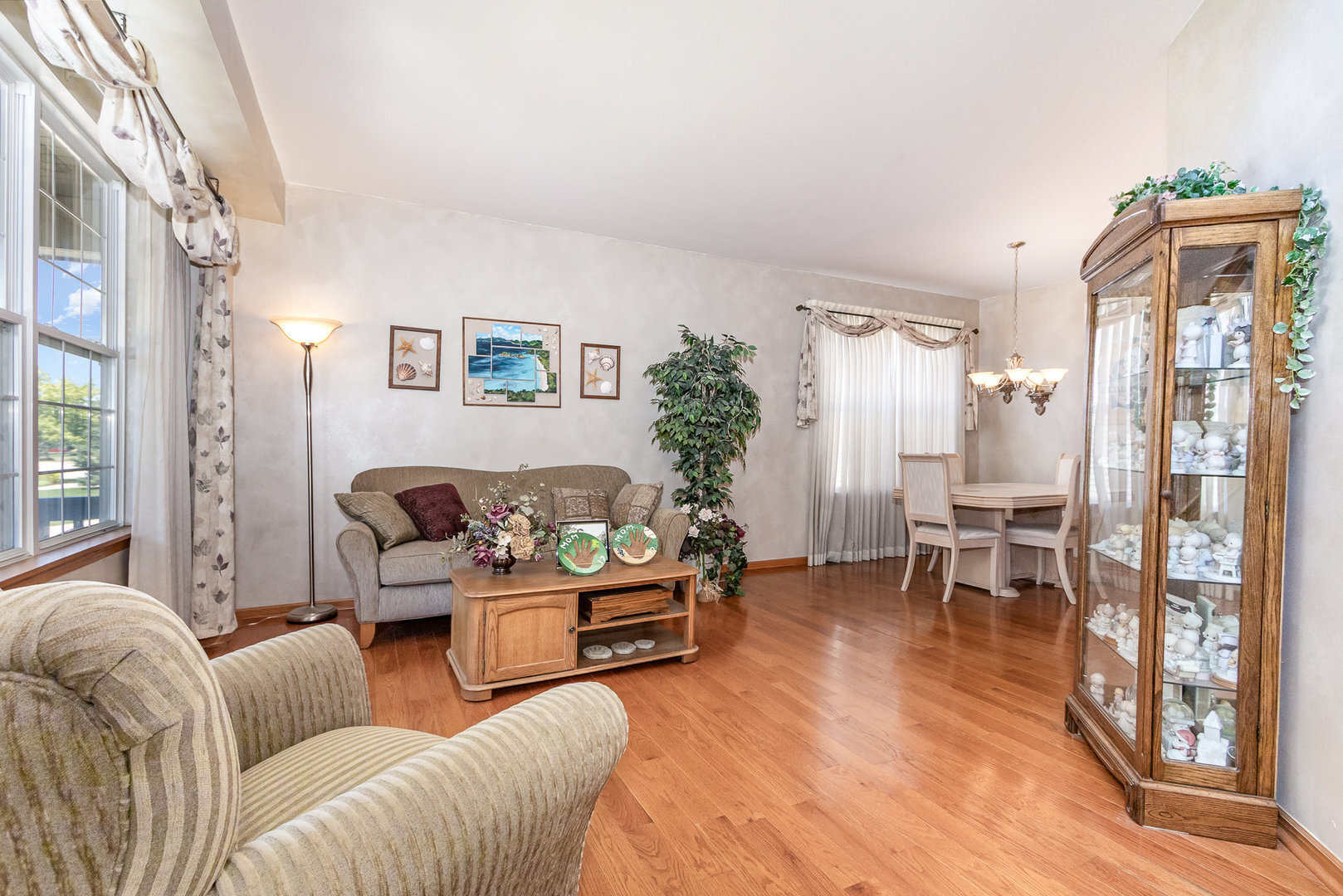 Property Photo:  1300 Callaway Drive N  IL 60404 
