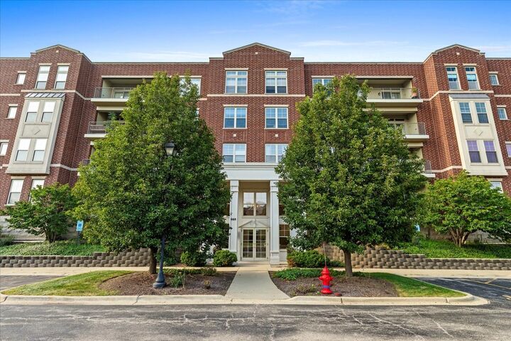 660 Prestwick Lane 208  Wheeling IL 60090 photo