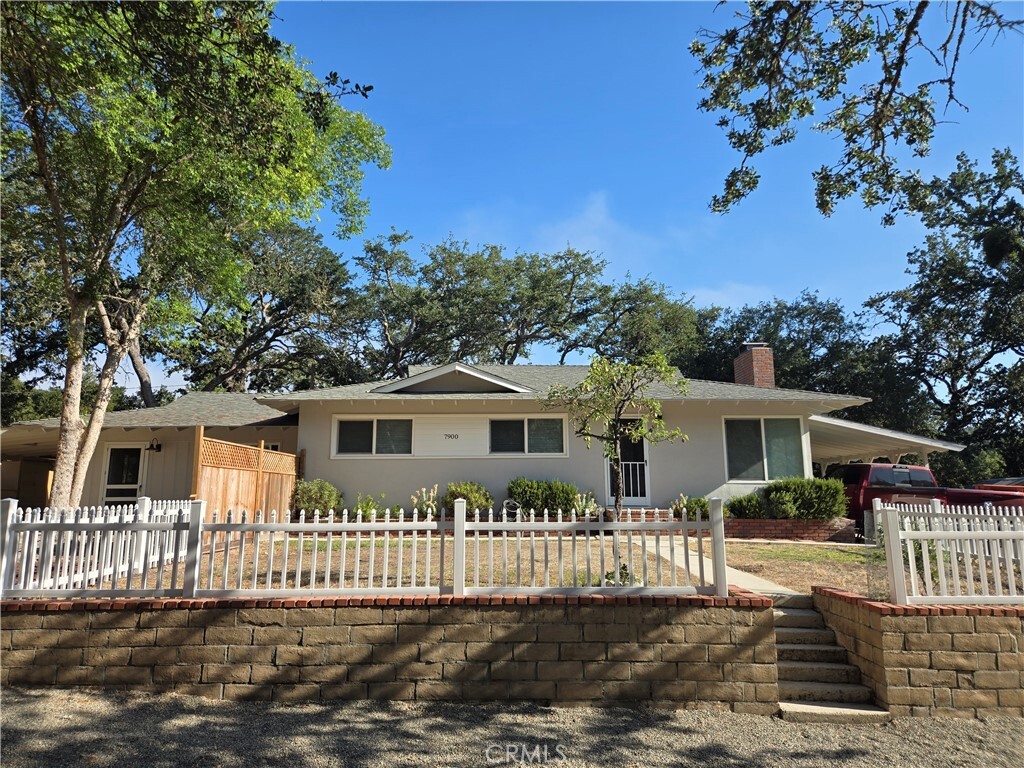 Property Photo:  7900 El Retiro Avenue  CA 93422 
