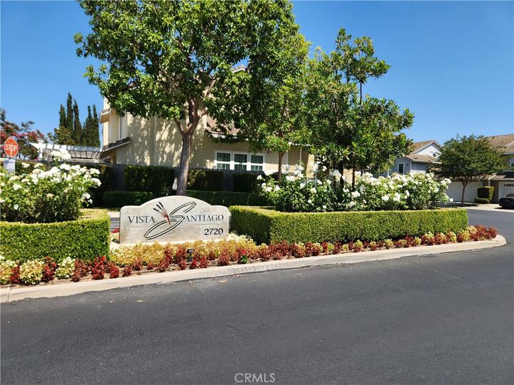 Property Photo:  2720 E Walnut Avenue 1  CA 92867