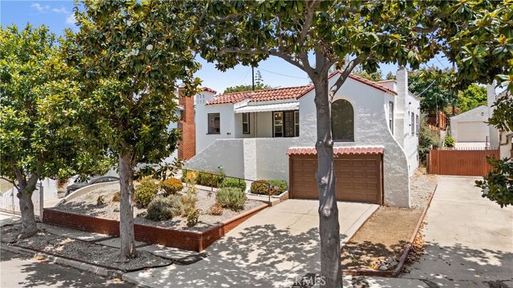 Property Photo:  6010 S Verdun Avenue  CA 90043 