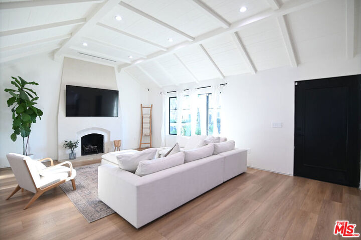 Photo de la propriété: 1430 Stearns Drive CA 90035