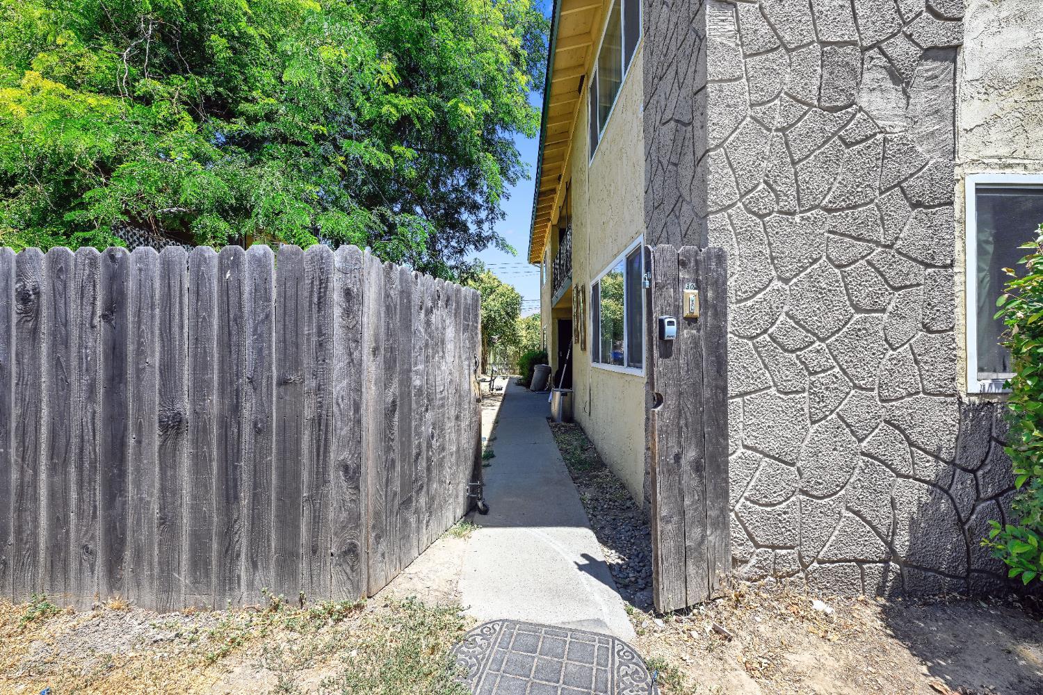 Property Photo:  4549 Ashcroft Avenue  CA 95841 