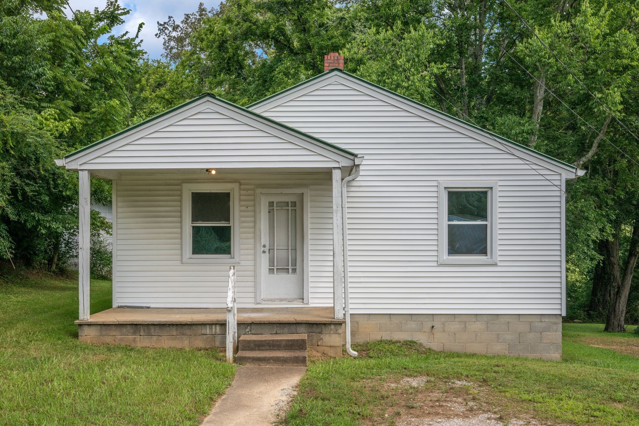 Property Photo:  109 Riverside Dr  TN 37033 