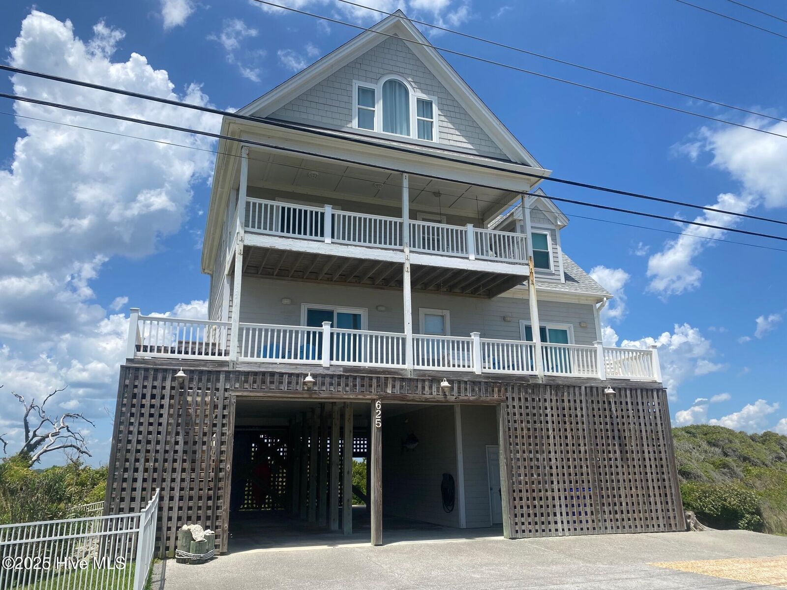 Property Photo:  625 New River Inlet Road  NC 28460 