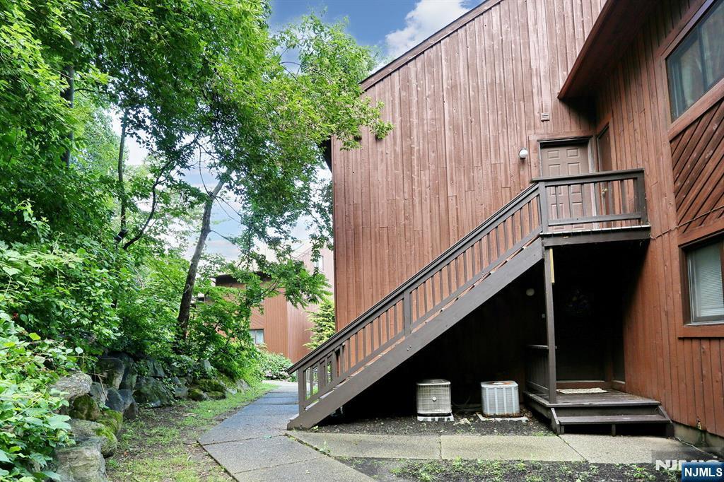 Property Photo:  6 Brandywine Court 8  NJ 07462 