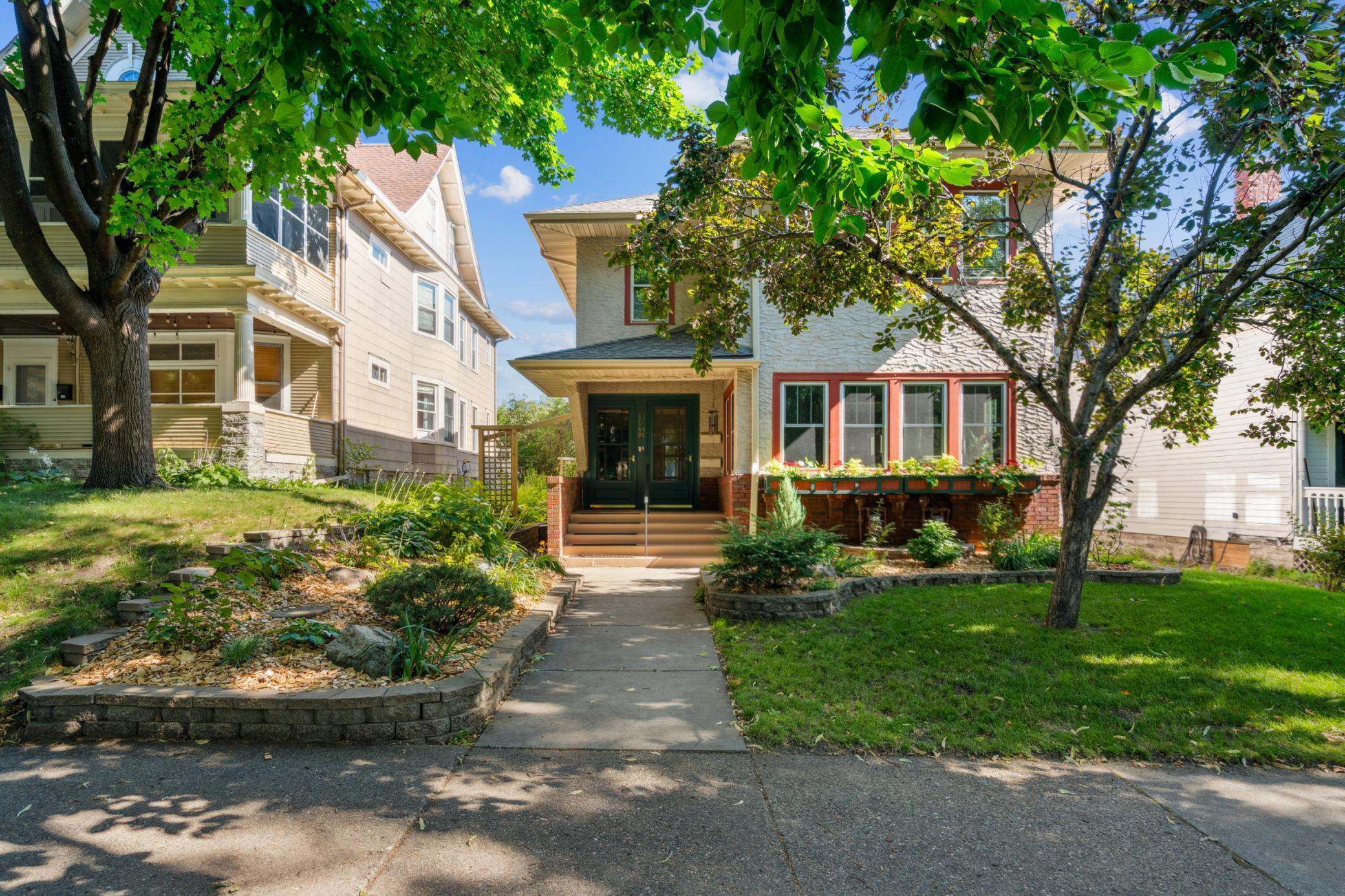 Property Photo:  1147 Lincoln Avenue  MN 55105 