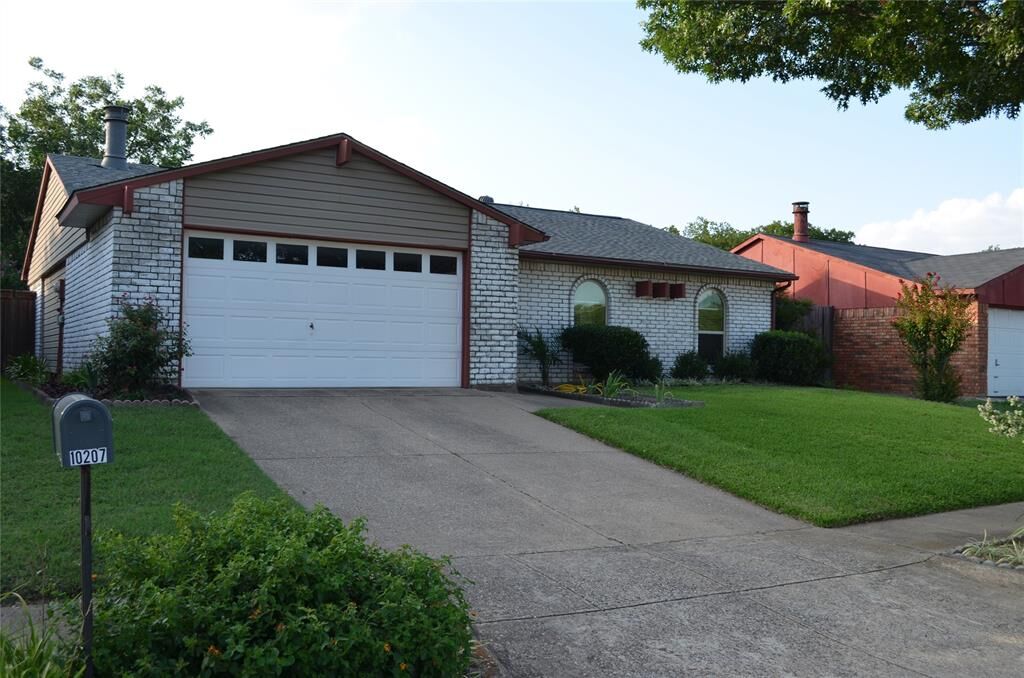 Property Photo: 10207 Sweet Gum Street TX 75249