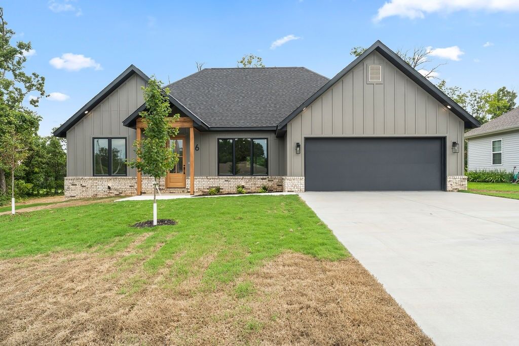 Property Photo: 6 Wendike Place AR 72715