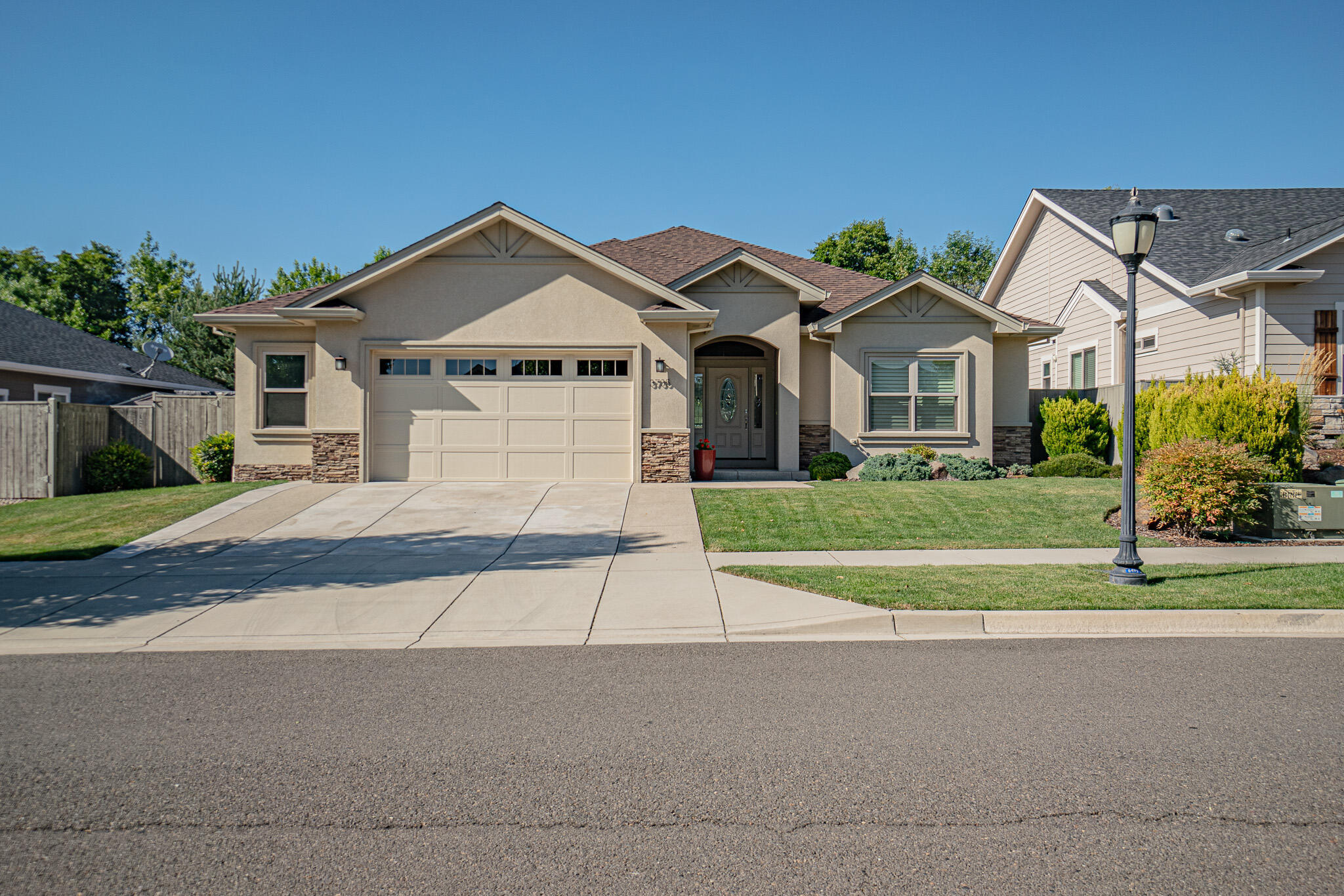 Property Photo:  3735 Arizona Drive  OR 97504 