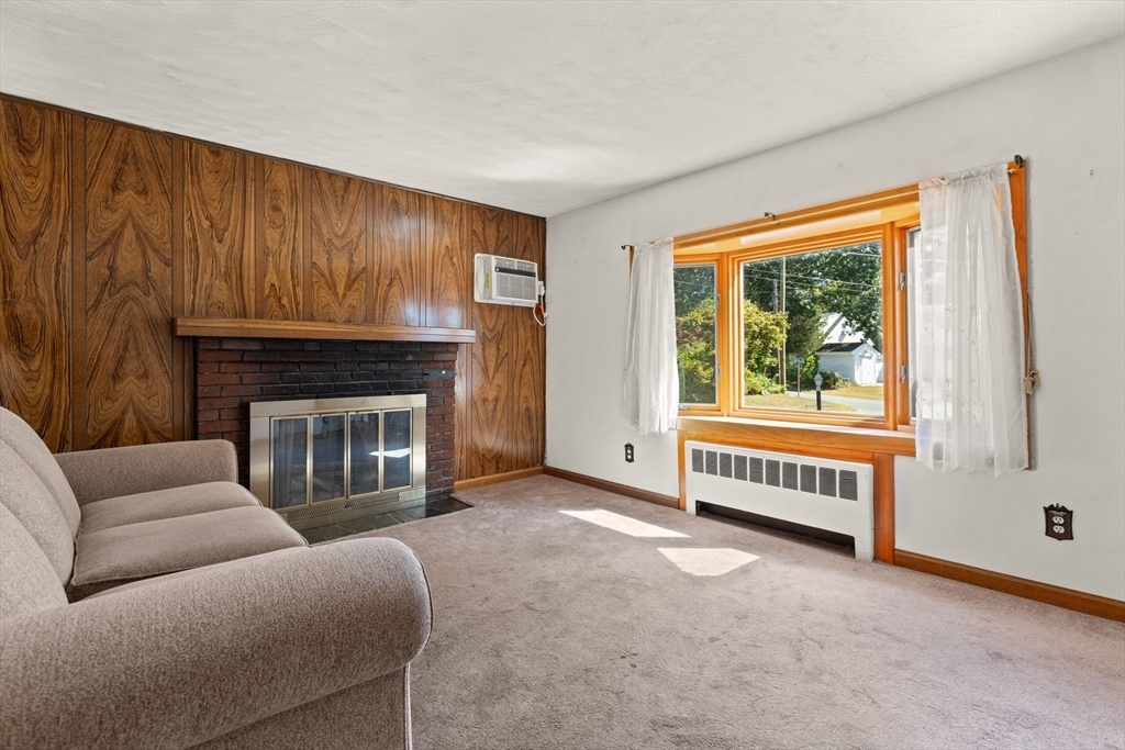 Property Photo:  6 Washington Dr  MA 02368 