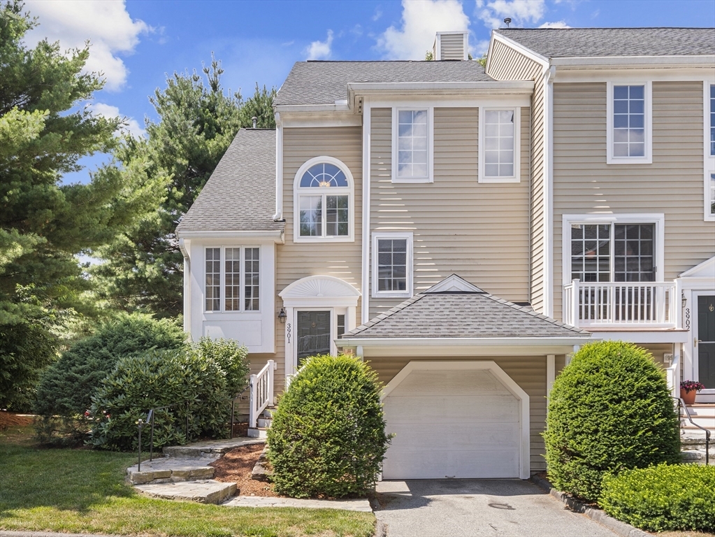 Property Photo: 3901 Knightsbridge Close 3901 MA 01609
