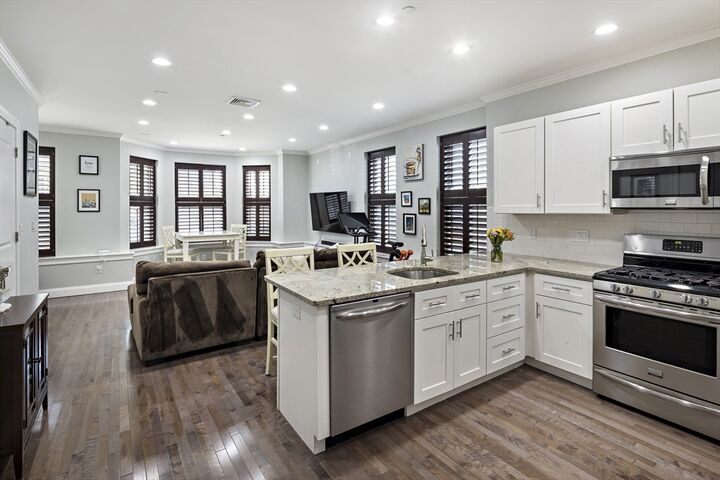 Property Photo:  46 W Eagle St 1  MA 02128 