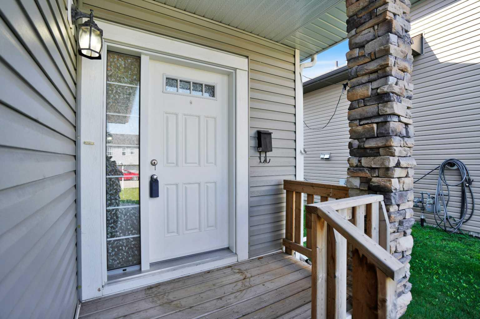 Property Photo: 275 Cedar Square AB T4M 0A1