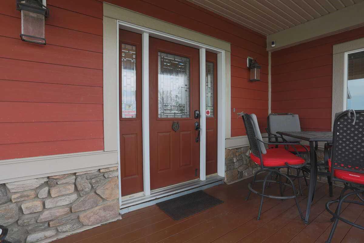 Property Photo: 32015 292 Avenue E AB T1S 4P7