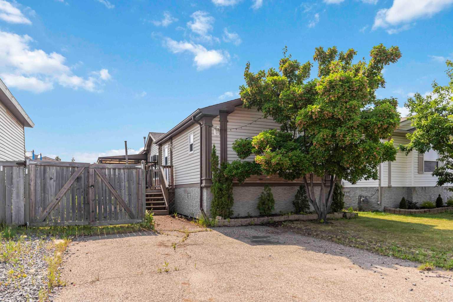 Photo de la propriété: 305 Ash Way AB T9K 0G3