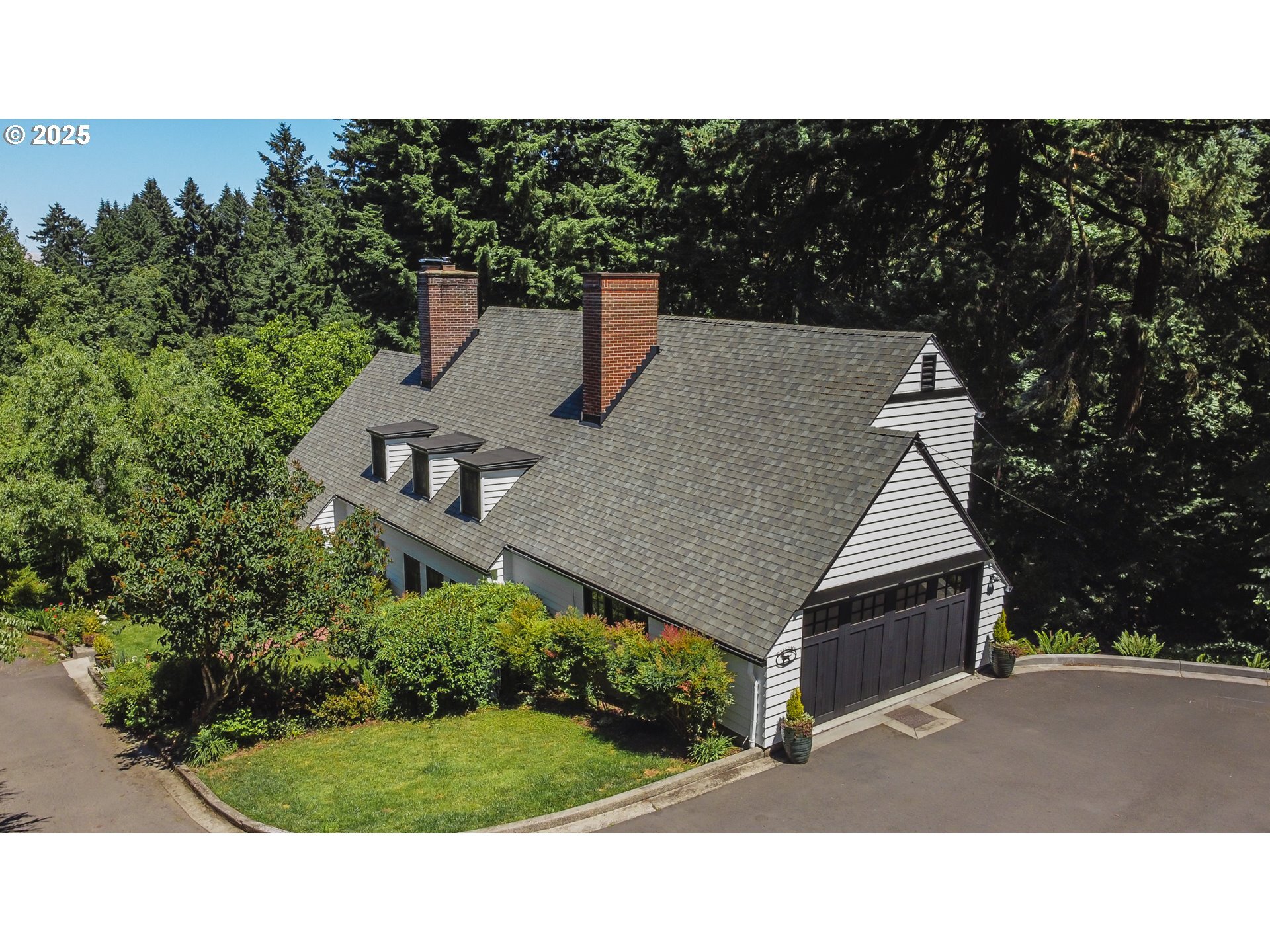 Property Photo: 3204 SW Upper Dr OR 97201